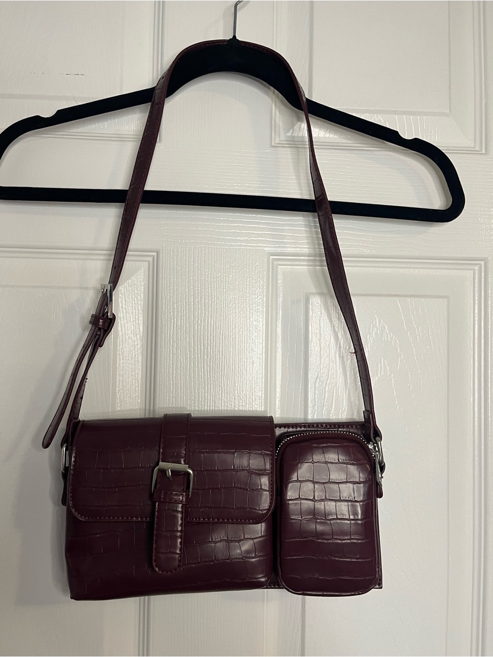 UO Shoulder Bag in Deep Plum